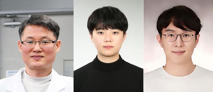 [울산=뉴시스] 구미현 기자 = UNIST 연구진. 사진 좌측부터 백종범 교수, 김승현 연구원(제1저자), 이재성 연구원(공동 제1저자). photo@newsis.com *재판매 및 DB 금지