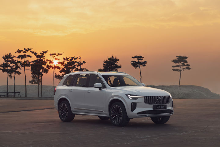 [서울=뉴시스] 볼보의 대형 SUV 모델인 'XC90' 모습. (사진=볼보자동차코리아 제공) 2025.10.21 photo@newsis.com *재판매 및 DB 금지