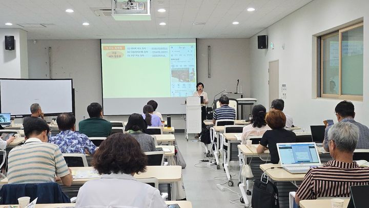 [진주=뉴시스]진주시, 농업인 대상 ‘농산물 온라인 판매 교육’ 수강생 모집.(사진=진주시 제공).2025.10.21.photo@newsis.com *재판매 및 DB 금지