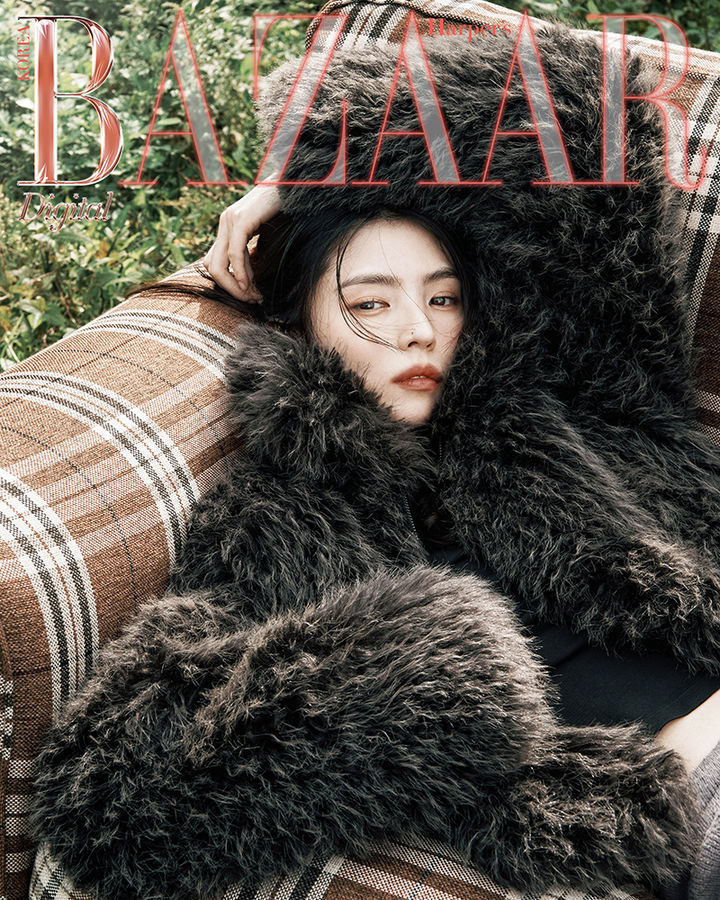 [서울=뉴시스] 한소희. (사진=하퍼스 바자 코리아 Harper’s BAZAAR 제공) 2025.10.21. photo@newsis.com *재판매 및 DB 금지