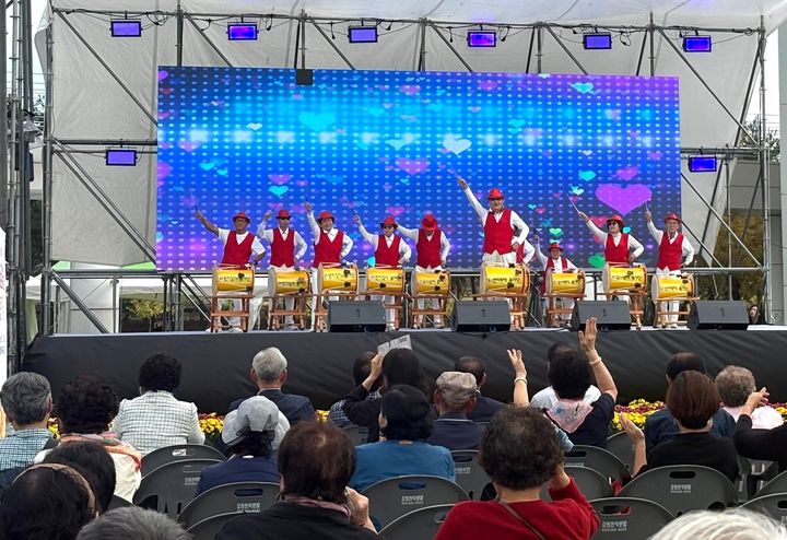 [횡성=뉴시스] 장애인문화예술축제 공연. (사진=횡성군 제공) 2025.10.21. photo@newsis.com *재판매 및 DB 금지