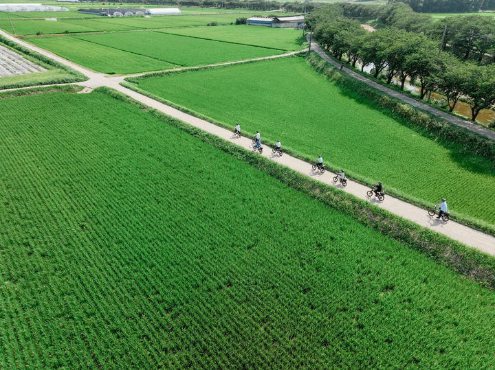 [홍성=뉴시스] 홍성군 문당농업환경마을의 ‘따르릉 홍성 유기논길’ 체험 프로그램 모습. *재판매 및 DB 금지