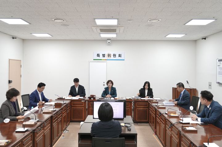 [광주=뉴시스] 광주 남구의회 악취대책특별위원회. (사진=광주 남구의회 제공) 2025.10.21. photo@newsis.com *재판매 및 DB 금지