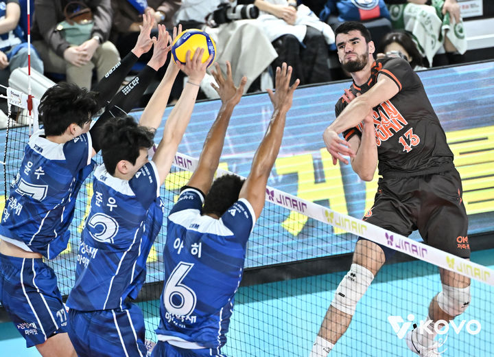 [서울=뉴시스]남자배구 OK저축은행 디미트로프. (사진=KOVO 제공)