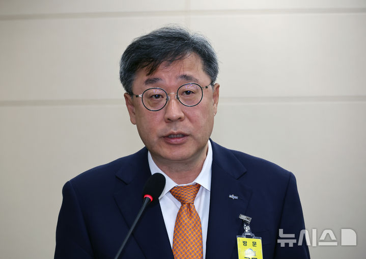 2025년도 국정감사에서 인사말하는 박윤규 정보통신산업진흥원장 | 박윤규 정보통신산업진흥원장 프로필 사진 9