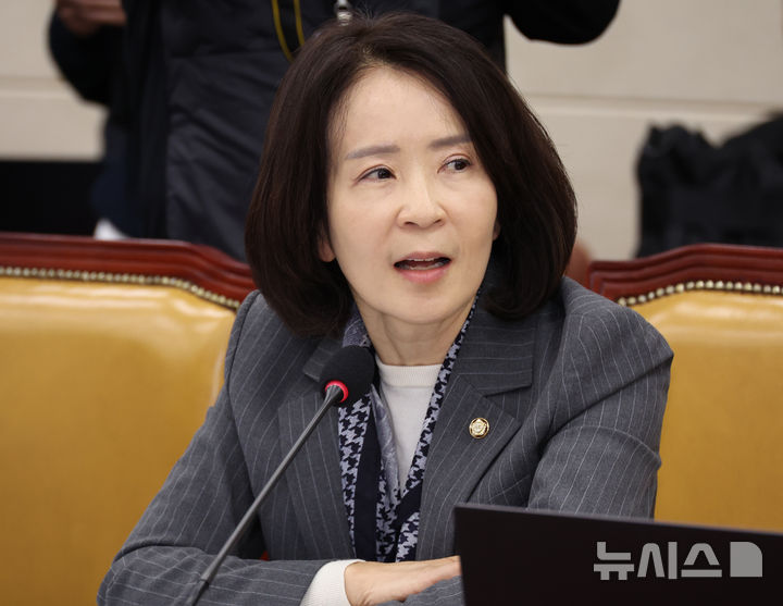 [서울=뉴시스] 김금보 기자 = 최수진 국민의힘 의원이 21일 서울 여의도 국회에서 열린 과학기술정보방송통신위원회의 ICT 공공기관에 대한 국정감사에서 질의를 하고 있다. 2025.10.21. kgb@newsis.com