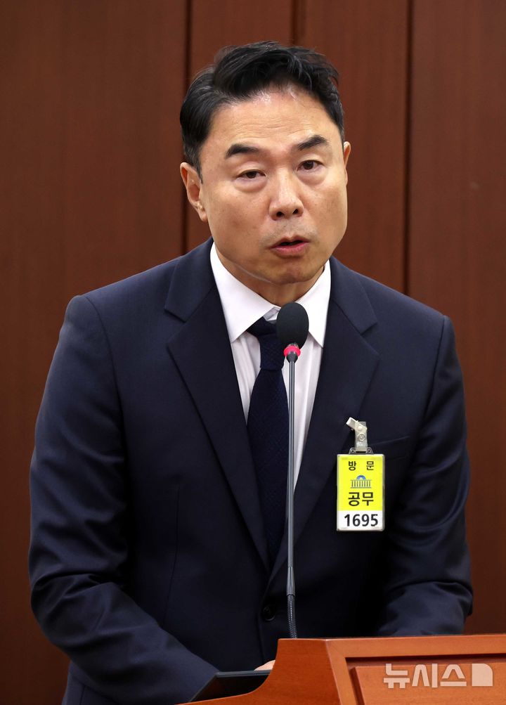 [서울=뉴시스] 조성봉 기자 = 정지영 현대백화점 대표이사가 21일 오후 서울 여의도 국회에서 열린 보건복지위원회 국점감사에서 의원 질의에 답변하고 있다. 2025.10.21. suncho21@newsis.com