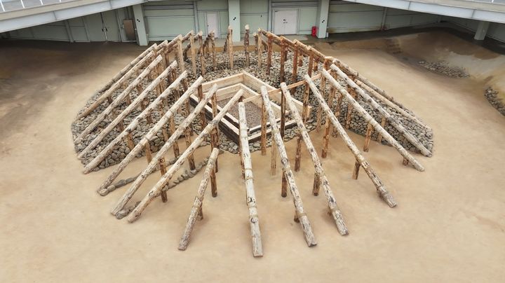 [서울=뉴시스] 경주 쪽샘 44호분 축조실험 8단계 모습 (사진=국가유산청 제공) 2025.10.22. photo@newsis.com *재판매 및 DB 금지