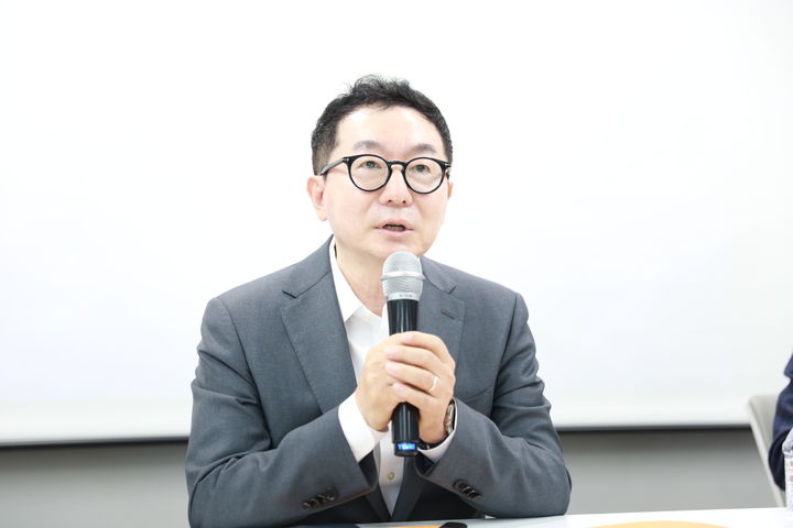 [서울=뉴시스] 한성일 차백신연구소 대표이사는 22일 중장기 성장 전략 및 글로벌 사업 비전을 발표하는 기자간담회에서 발표했다. 2025.10.22. photo@newsis.com *재판매 및 DB 금지