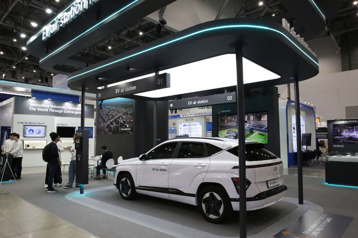 [서울=뉴시스] '2025 대한민국 미래모빌리티엑스포'(DIFA) 한화 건설부문 'EV air station'(EV 에어스테이션). (사진=한화 제공) 2025.10.22. photo@newsis.com *재판매 및 DB 금지