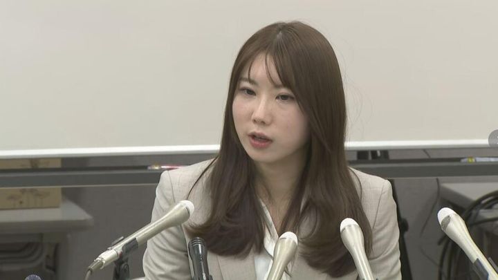 [뉴시스] 21일 오후 취재진 앞에서 발언하는 후쿠야마 리호(25)의 모습. (사진=MBS뉴스) 2025.10.22 *재판매 및 DB 금지