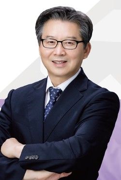 [서울=뉴시스] 한독과 대한약학회가 공동 진행하는 56회 '한독학술대상' 수상자로 충북대학교 약학대학 홍진태 교수가 선정됐다. (사진=한독 제공) 2025.10.22. photo@newsis.com *재판매 및 DB 금지