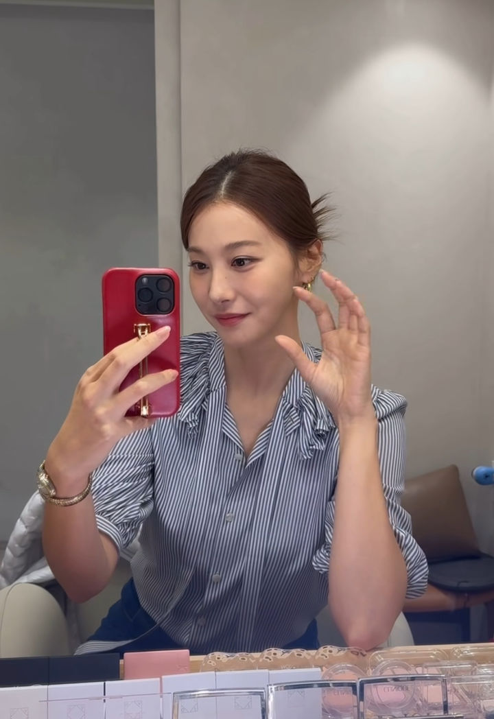 [서울=뉴시스] 배우 유인영. (사진=유인영 인스타그램 캡처) 2025.10.22. photo@newsis.com *재판매 및 DB 금지