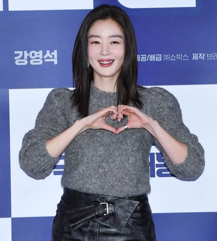 [서울=뉴시스] 가수 겸 배우 한선화. (사진=한선화 인스타그램 캡처) 2025.10.22. photo@newsis.com *재판매 및 DB 금지