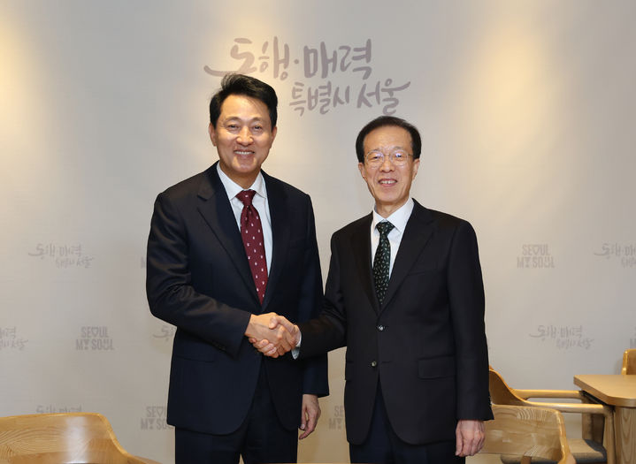 이석연 국민통합위원장이 22일 오세훈 서울시장을 접견했다. [사진=국민통합위원회 제공] *재판매 및 DB 금지