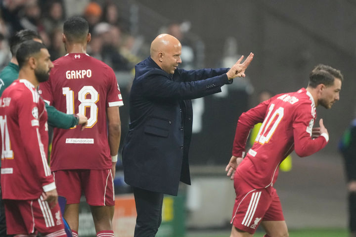 [프랑크푸르트=AP/뉴시스]리버풀 아르네 슬롯 감독. 2025.10.22.