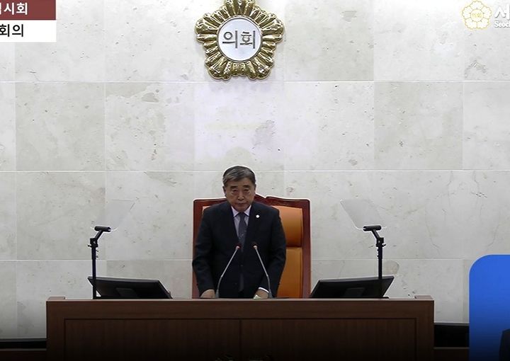 [대전=뉴시스] 조명휘 기자 = 김경제 서천군의회 의장이 23일 제335회 임시회 제2차본회의를 주재하고 있다. 2025.10.23. photo@newsis.com *재판매 및 DB 금지