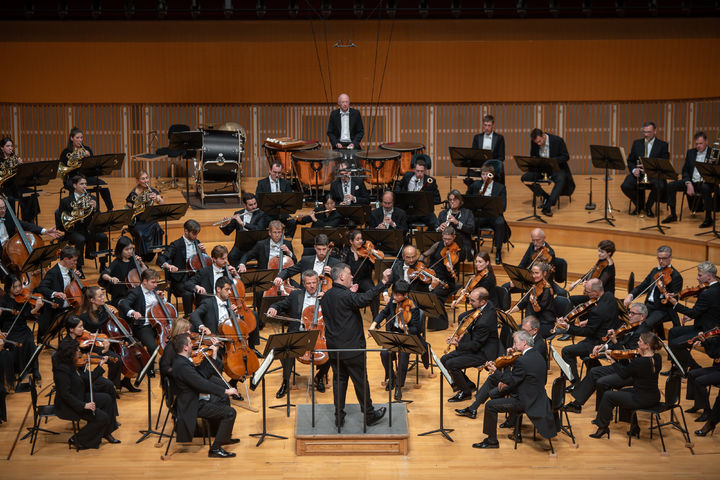 [서울=뉴시스] 지난 22일 서울 송파구 롯데콘서트홀에서 열린 '앨런 길버트 & NDR 엘프필하모닉 오케스트라' 공연 모습. (사진=빈체로 제공 ⓒWON HEE LEE) 2025.10.23. photo@newsis.com *재판매 및 DB 금지