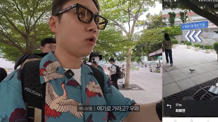 [서울=뉴시스] 여행 유튜버 '빠니보틀(본명 박재한)'이 지난 3월 싱가포르에 위치한 구글 아시아태평양 본사 방문 후 구글 지도 '라이브 뷰'를 활용해 길을 찾는 모습 (사진=빠니보틀 유튜브 캡처) *재판매 및 DB 금지