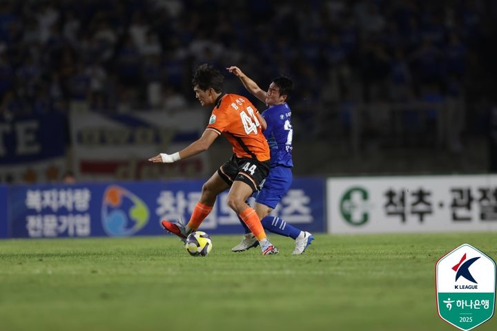 [서울=뉴시스] 프로축구 K리그2 화성FC의 함선우. (사진=한국프로축구연맹 제공) *재판매 및 DB 금지