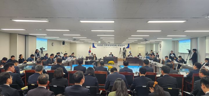 [대전=뉴시스] 23일 대전국세청에서 국회 기획재정위원회 국정감사가 열리고 있다. (사진=뉴시스 DB). photo@newsis.com *재판매 및 DB 금지