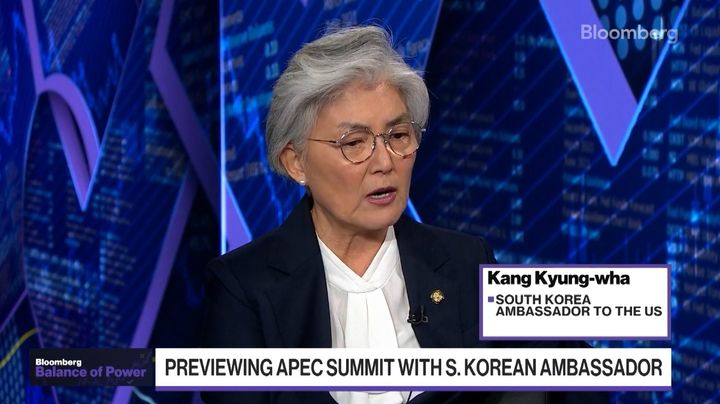 [워싱턴=뉴시스]강경화 주미대사가 22일(현지 시간) 블룸버그TV 인터뷰에 나서 발언하고 있다. (사진=블룸버그TV 밸런스 오브 파워 캡쳐). 2025.10.23. *재판매 및 DB 금지