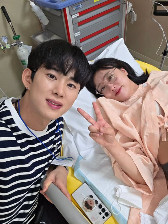 [서울=뉴시스] 코미디언 출신 유튜버 손민수와 임라라. (사진=손민수 인스타그램) 2025.10.23. photo@newsis.com *재판매 및 DB 금지