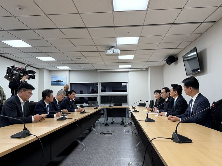 우상호 대통령실 정무수석과 광주지역 국회위원 긴급 회동. (사진=안도걸 의원 페이스북) *재판매 및 DB 금지