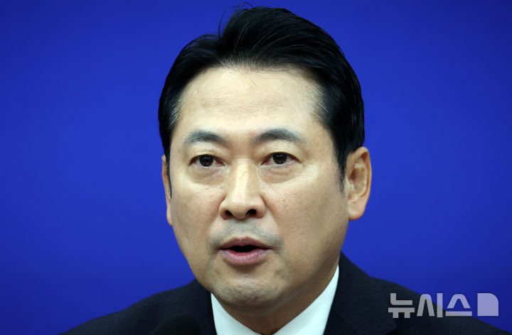 [서울=뉴시스] 고승민 기자 = 장동혁 국민의힘 대표가 23일 서울 여의도 국회에서 열린 최고위원회의에서 발언하고 있다. 2025.10.23. kkssmm99@newsis.com