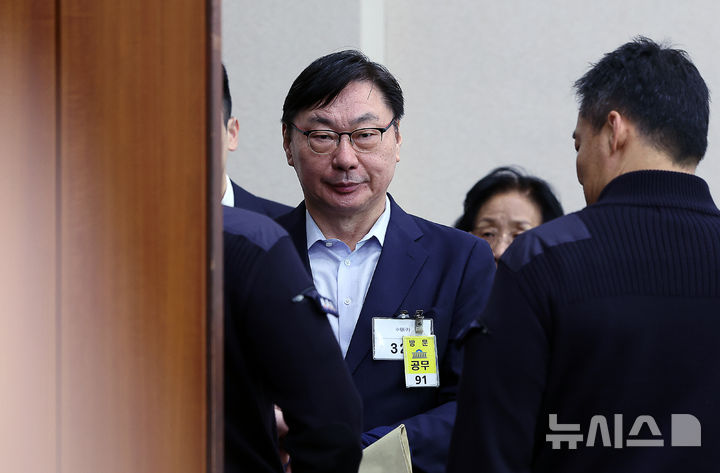 [서울=뉴시스] 김명년 기자 = 이화영 전 경기도 평화부지사가 지난 10월 23일 오전 서울 여의도 국회 법제사법위원회에서 열린 서울고등검찰청-서울중앙지방검찰청 등에 대한 국정감사에 출석하고 있다. 2025.10.23. kmn@newsis.com