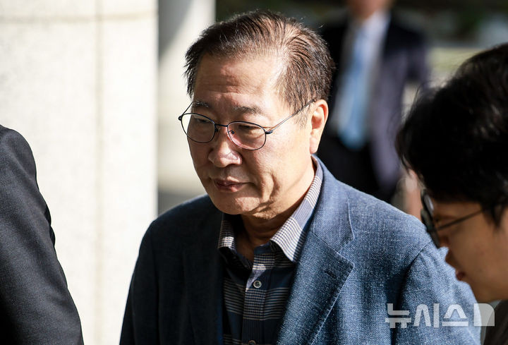 [서울=뉴시스] 정병혁 기자 = 박성재 전 법무부장관이 23일 서울 서초구 서울고등검찰청에 마련된 내란특검팀(특별검사 조은석)에 피의자신분으로 조사를 받기 위해 출석하고 있다. 2025.10.23 jhope@newsis.com