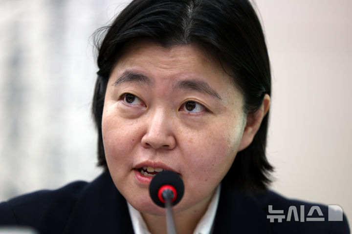 [서울=뉴시스] 김명년 기자 = 임은정 서울동부지검장이 지난달 23일 오전 서울 여의도 국회 법제사법위원회에서 열린 서울고등검찰청-서울중앙지방검찰청 등에 대한 국정감사에서 질의에 답하고 있다. 2025.10.23. kmn@newsis.com