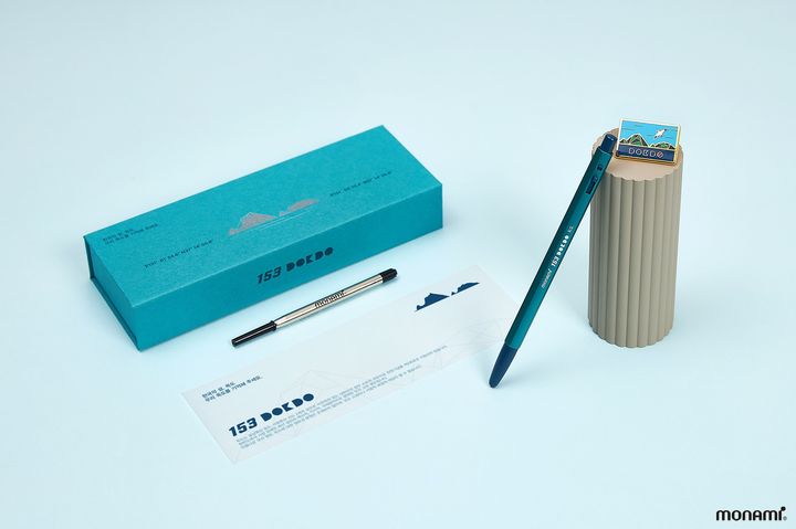 [서울=뉴시스] 모나미의 153 독도 스페셜 에디션. (사진=모나미 제공) 2025.10.25. photo@newsis.com *재판매 및 DB 금지