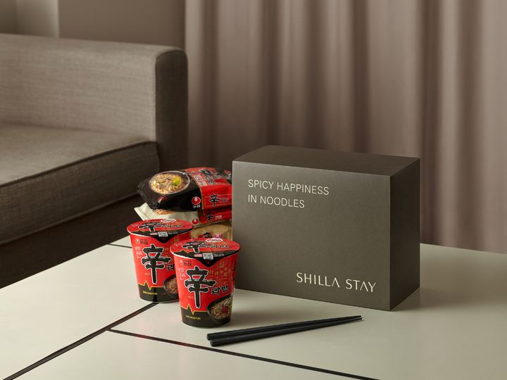 [서울=뉴시스] 신라스테이 '스파이시 해피니스 인 신라스테이' 패키지. (사진=신라스테이 제공) *재판매 및 DB 금지