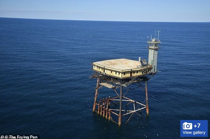 [서울=뉴시스] 프라잉 팬 타워 호텔. (사진출처: 데일리메일 캡처)2025.10.24.