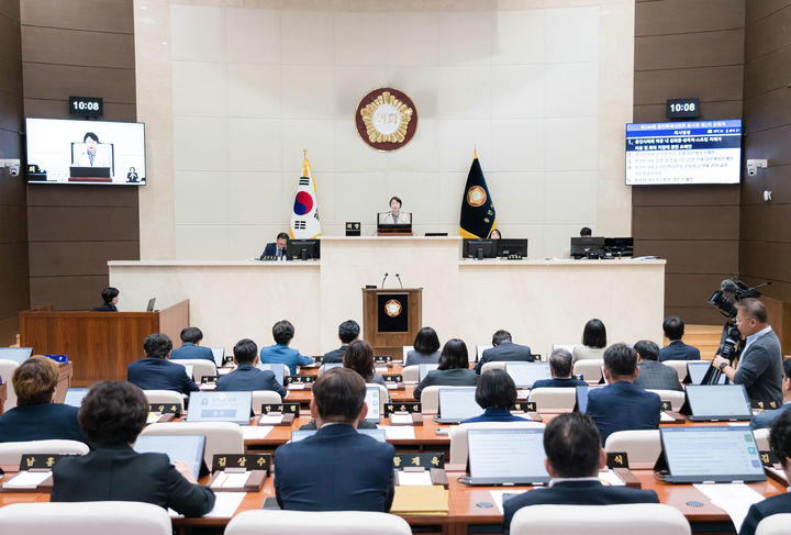 [용인=뉴시스]24일 폐회한 제296회 용인시의회 임시회(사진=용인시의회 제공)2025.10.24.photo@newsis.com *재판매 및 DB 금지