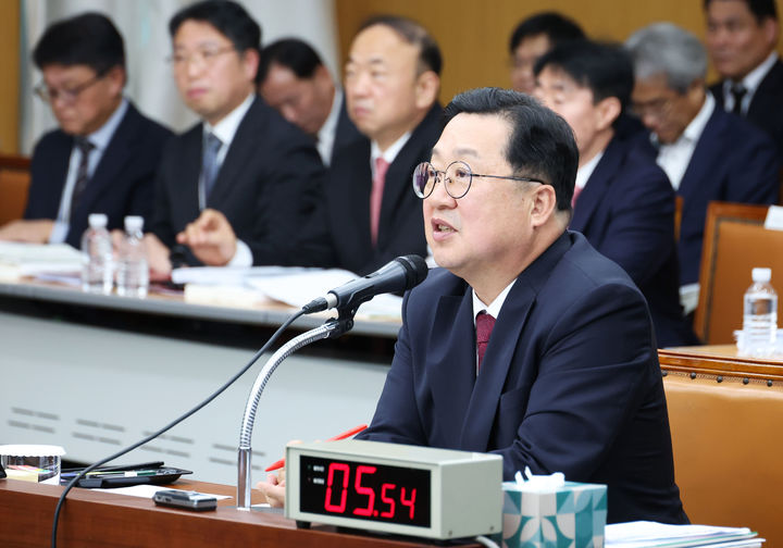 [대전=뉴시스]이장우 대전시장. 2025. 10. 24 photo@newsis.com *재판매 및 DB 금지