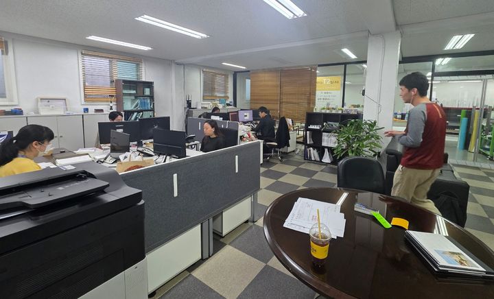 [서울=뉴시스] 광고 전문 회사인 장애인 기업 '블루기업' (사진=블루기업 제공) 2025.10.25. photo@newsis.com *재판매 및 DB 금지