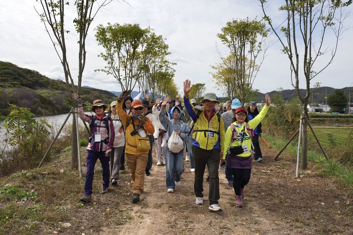 24일 강원 철원군 'DMZ 평화의 길 - 16코스'에서 열린 '2025 DMZ 평화의 길 걷기 로드' *재판매 및 DB 금지