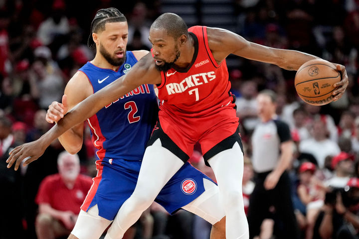 [휴스턴=AP/뉴시스] 미국프로농구(NBA) 휴스턴 로키츠의 케빈 듀랜트. 2025.10.25.