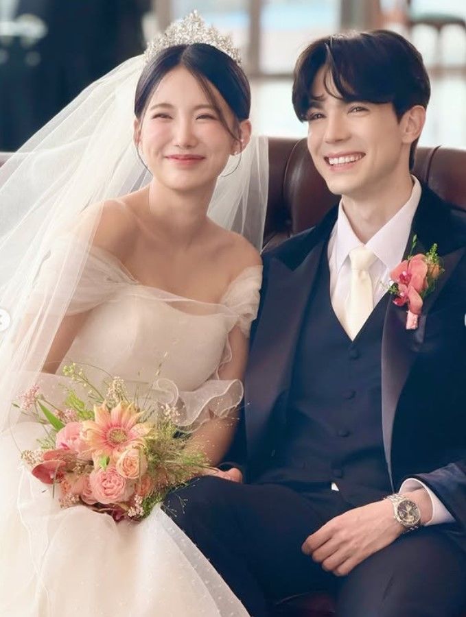 [서울=뉴시스] 프랑스 출신 방송인 로빈 데이아나와 그룹 'LPG' 출신 가수 김서연 부부가 임신 후 근황을 전했다. (사진=로빈 인스타그램 캡처) 2025.10.25. photo@newsis.com *재판매 및 DB 금지