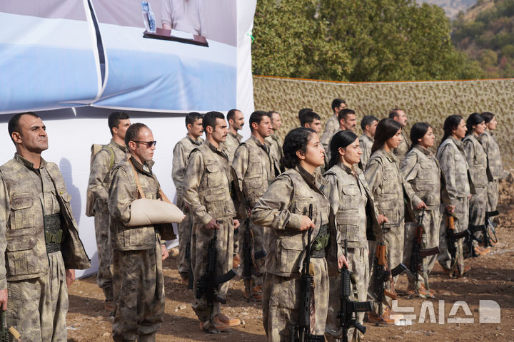 [AP/뉴시스] 이라크로 내려와 무기를 다시 들고있는 PKK 요원들