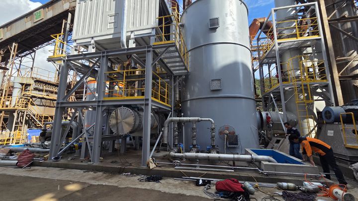 [경주=뉴시스] 지난 25일 4명의 사상자가 난 경주 안강읍의 한 공장 수조 주변. (사진=경북소방본부 제공) 2025.10.26 photo@newsis.com *재판매 및 DB 금지