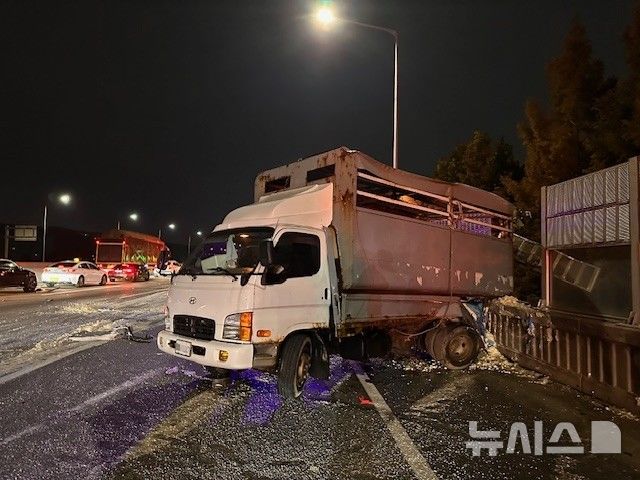 [인천=뉴시스]정일형 기자= 사고현장. (사진=부천소방서 제공)