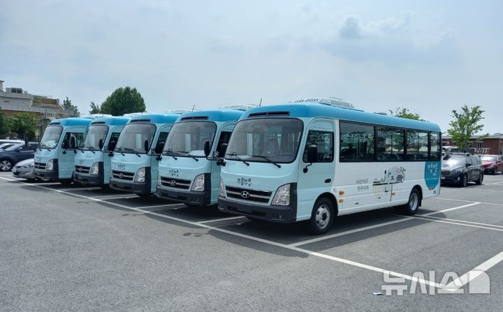 [완주=뉴시스] 완주군 마을버스. (사진= 완주군 제공) *재판매 및 DB 금지