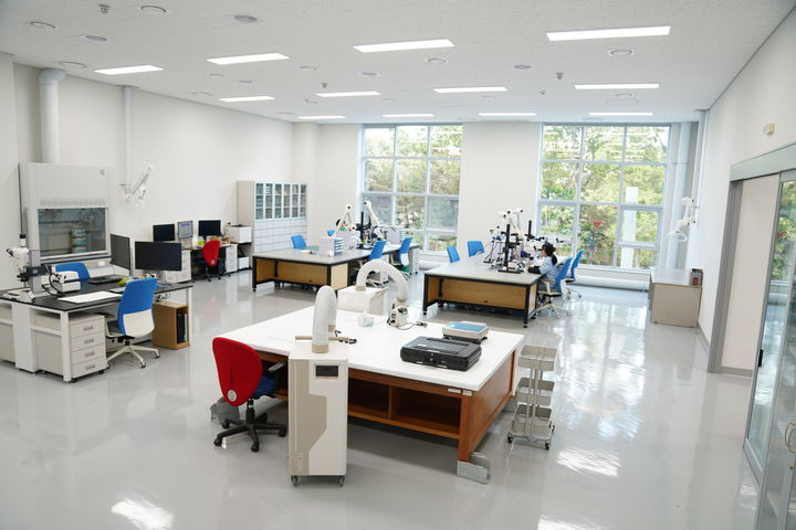 [서울=뉴시스] 국립중앙박물관 보존과학센터 금속실 (사진=국립중앙박물관 제공) 2025.02.28. photo@newsis.com *재판매 및 DB 금지