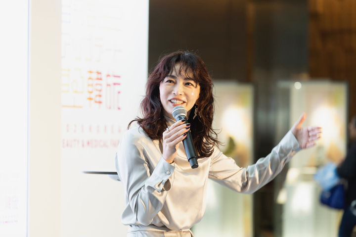 '한국 관광 토크 쇼'를 진행 중인 일본 배우 하세가와 쿄코 (사진=한국관광공사) *재판매 및 DB 금지