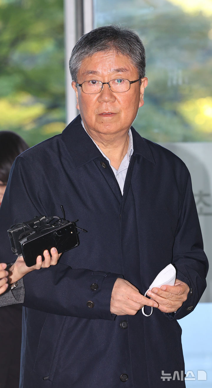 [서울=뉴시스] 박주성 기자 = 사진은 지난해 10월 서울 서초구 이명현 순직해병 특별검사팀에 참고인 신분으로 출석하고 있는 김대기 전 대통령실 비서실장. 2025.10.27. park7691@newsis.com