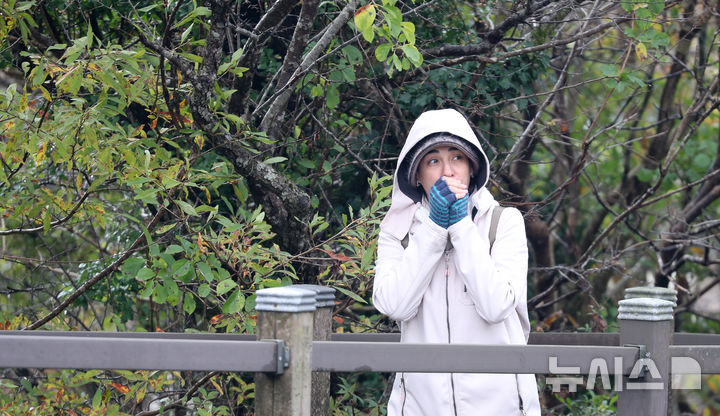 쌀쌀한 휴일…전북 낮 11~15도 '서해안 강풍'