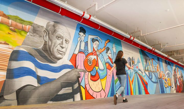 [서울=뉴시스]피카소 벽화.